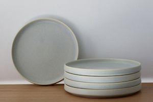 Studio Scandi 24cm Plate - Oyster Glaze
