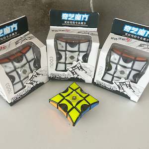 Rubiks Cubes: Fidget Spinner 1x3 Cube