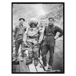 Diver by Leslie Adkin: Print A4