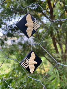 Clothing Accessories: Aronui Kārearea Drop Earrings