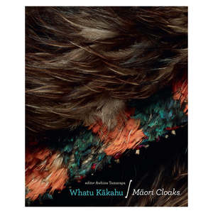 Books: Whatu Kākahu: Māori Cloaks