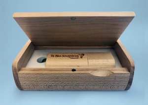 Special Gift: Wooden USB in a box with all Te Reo Singalong songs - Te Reo Singalong