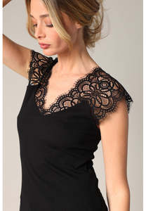 Deeluxe: Deeluxe Brivia Top - Black