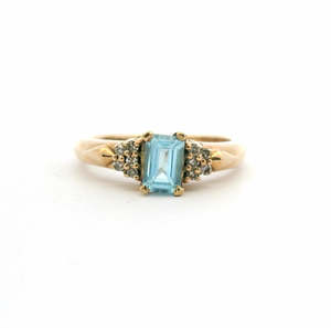 Estate 9ct Yellow Gold Blue Topaz & Diamond Ring