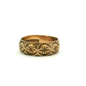 Estate Jewellery: Estate 9ct Yellow Gold Patterned Band