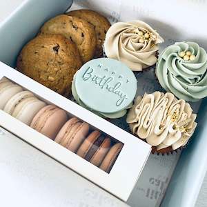 Cup Cakes: Happy Birthday Gift Box