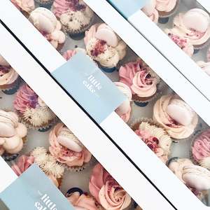 Valentines Day: Deluxe Cupcakes topped with macarons