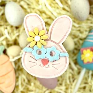 Easter bunny cookie - blue glases and daisy