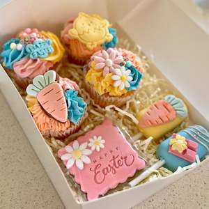 Easter Gift Box - 4 cupcakes, 2 chocsicles & 1 Cookie