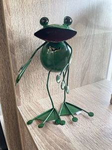 Gifts For Home Garden: Metal Frog Ornament