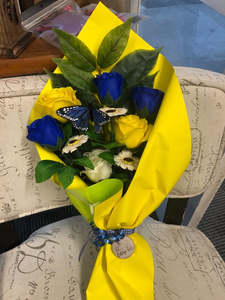 Soap Flower Bouquets: Medium Soap Flower Bouquet - Yellow/Blue Theme