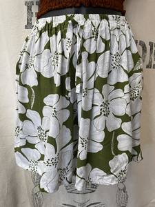 Shorts: Shorts - Green Hibiscus Flower Print