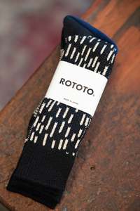 Footwear: Raindrop crew socks