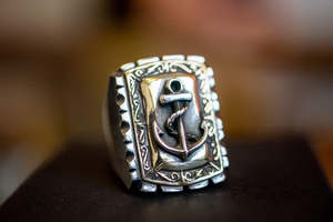 Jewellery: Anchor Ring