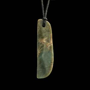 Necklaces: Jade rei niho handcrafted pendant
