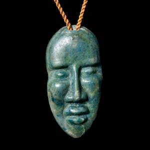 Jeromy Van Riel Jade: Aotea Wheku form pendant