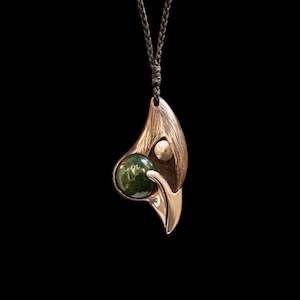 Exhibition Gallery: Silver and Jade Kokako bird pendant by Madelyne Gourdin