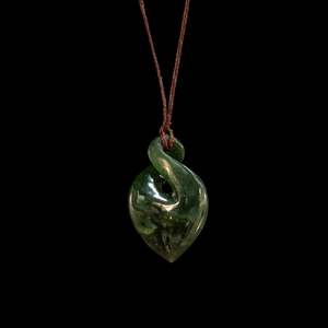Small Jade Pikorua twist, hand crafted by Luke Gardiner