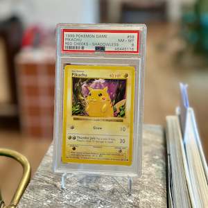 1999 Pokémon Base Set Pikachu Red Cheeks Shadowless #58 PSA 8