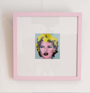 Banksy Collectables: BANKSY - KATE MOSS POSTCARD