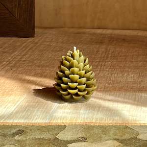 Nz Beeswax Candles: Medium Pinecones