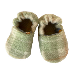Baby Shower Gifts: Vintage Wool Booties - Tender Moss