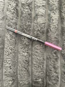 Lips: QUEEN LIP LINER IN PASSION
