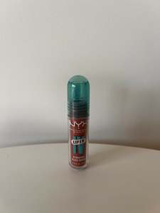 Lips: NYX Lip IV Hydrating Gloss Serum Drippin' In Rose