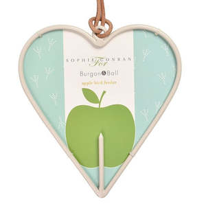 Garden Outdoors: Apple Bird Feeder | Heart