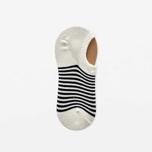 Socks: Socks | Black & White Stripe