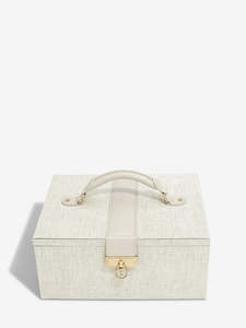 Jewellery Boxes: Luxury Classic Jewellery Box | Oatmeal & Linen