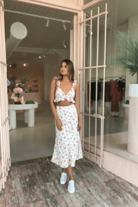 Mikaela & Pepe Set For Sale