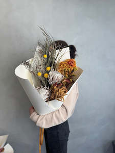 Dried Flowers: Dried Bouquet - Golden Ember