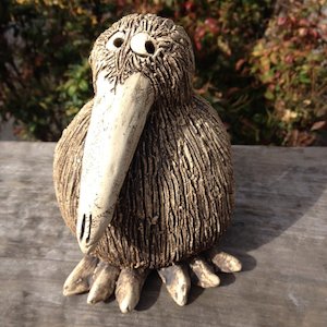 Kiwi Medium - New Zealand gifts. glass kauri greenstone possum bone