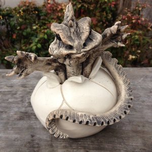 Products: Tuatara egg Large - New Zealand gifts. glass kauri greenstone possum bone