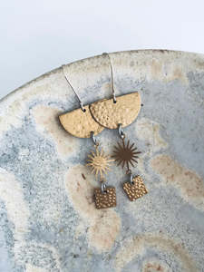 TWIGG JEWELLERY Chemistry Crescent Star Earrings Gold