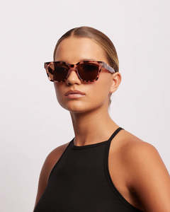 Reality Eyewear: REALITY EYEWEAR Anvil Blossom Sunglass