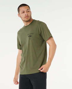 Ripcurl: RIP CURL Fade Out Icon Tee Deep Cactus