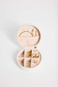 Hayz Homewares: HUMBLE + HEART Round White Jewellery Travel Case