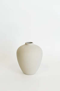 HAYZ HOMEWARES Ivory Textured Ceramic Orb Shape Flower Vase 16cm