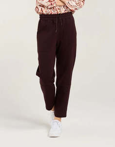 BLACKSTONE Greenwich Panelled Pant Raisin