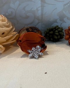 Products: Sterling Silver Snowflake Pendant - The Chunky Jeweller