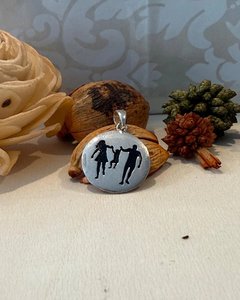 Sterling Silver round Disc with Family On - The Chunky Jeweller