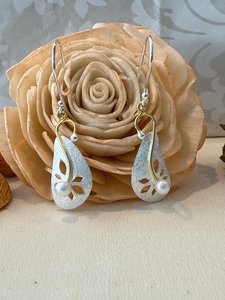 Sterling Silver Leaf Shape Earrings with Freshwater Pearl & Gold Detail - Th&hellip;