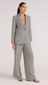 Staple He Label: CAMILLE BLAZER