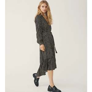Moss Copenhagen: Talla Beach LS Dress