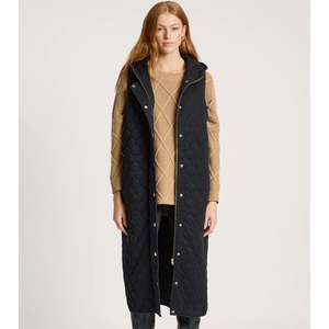 Eb Ive: Sansi Quilted Long Vest - Black
