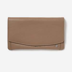 Darcy Wallet - Oak