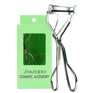 Makeup Tools: Shiseido Eyelash Curler