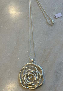 Necklace: The Cottage Collection - Silver - Lara